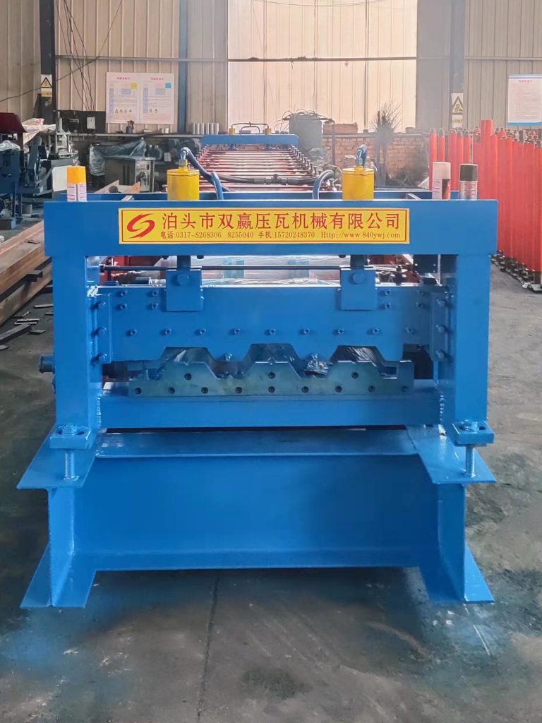 750 type floor decking machine