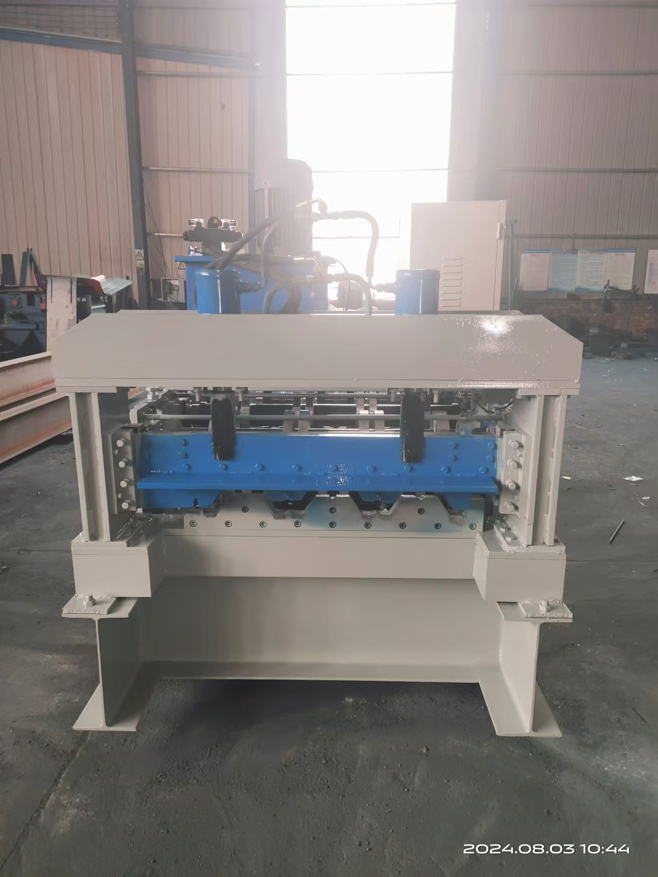 floor decdking machine