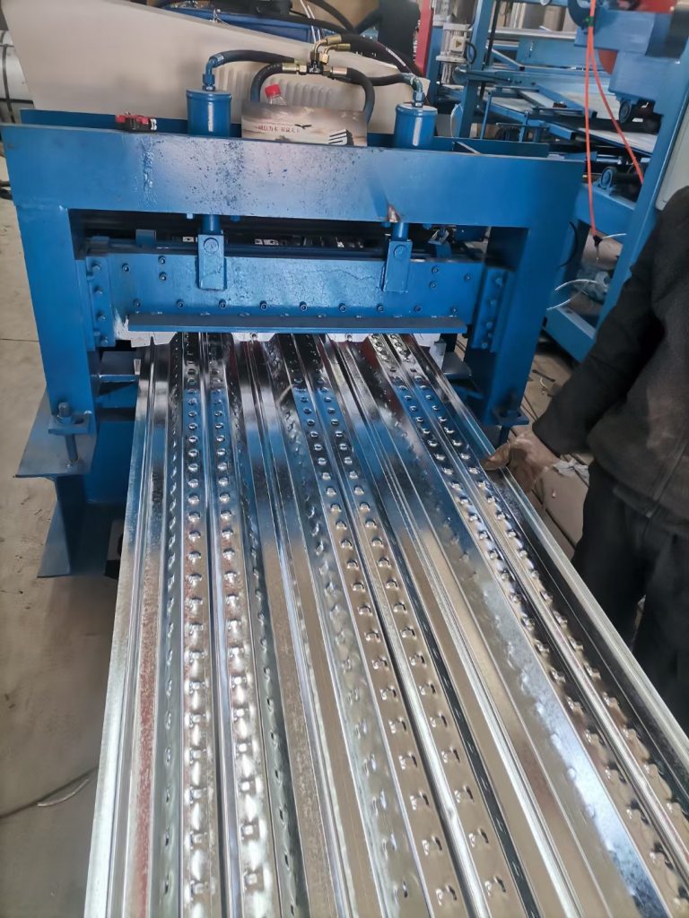 floor decking machine